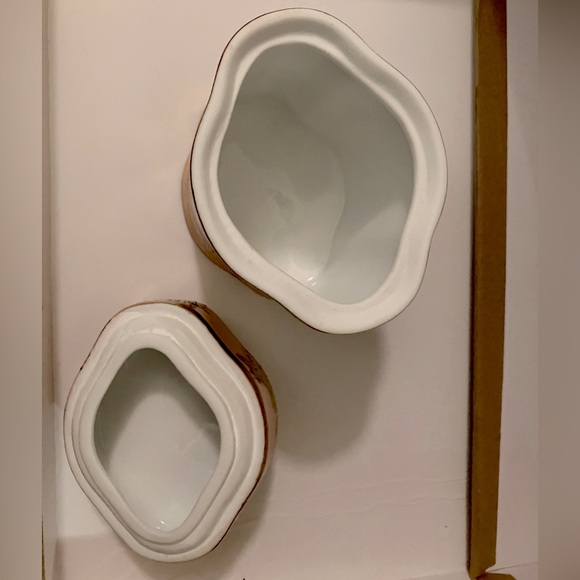 Ornate Ceramic Container, Pink and Gold, Featuring Regency-era Couple - Picture 3 of 4